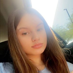 Meet your Posher, Kayla